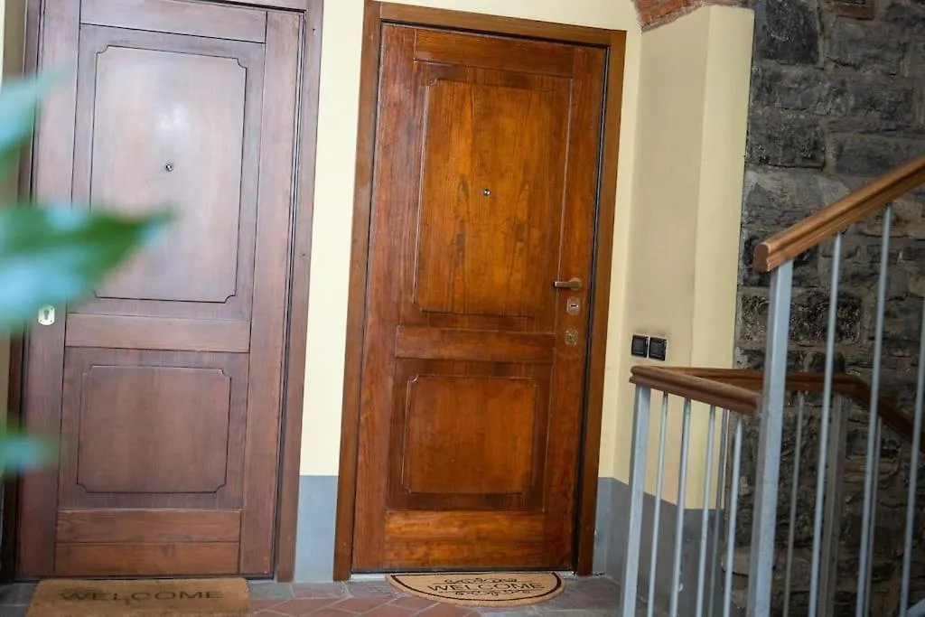 Alloggio Del 1400 Nel Cuore Del Centro Storico A 2 Min Dal Porto E Con 2 Bici Gratuite Como
