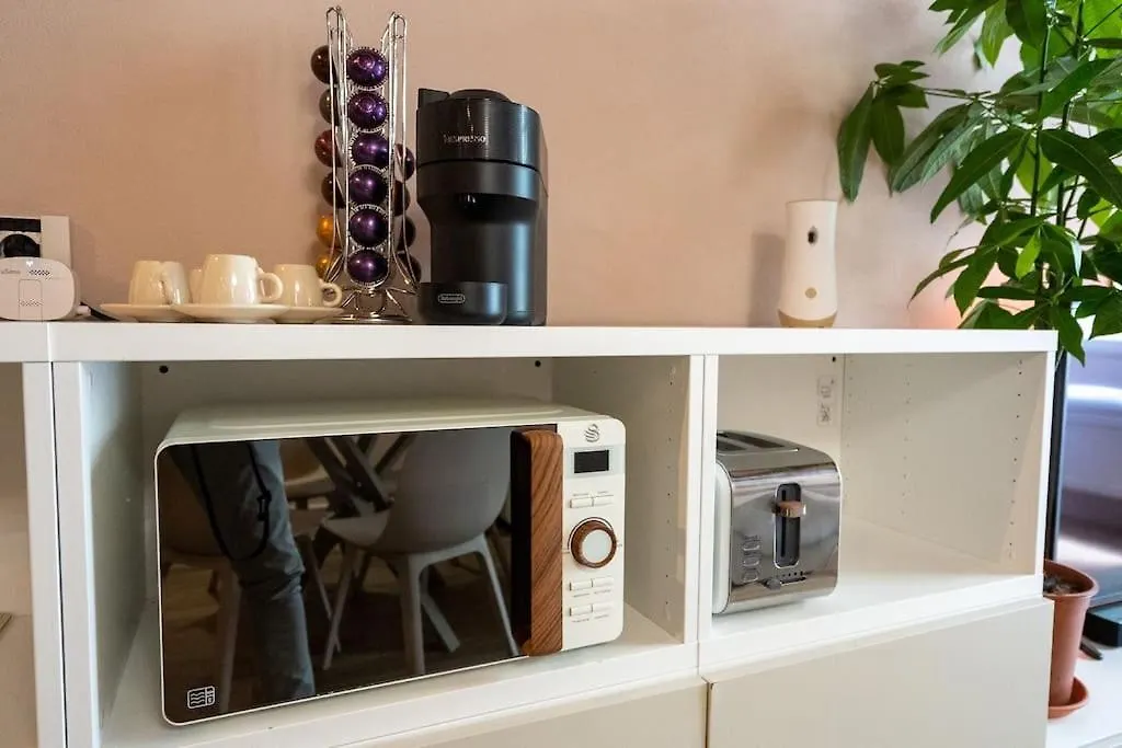 Apartment Alloggio Del 1400 Nel Cuore Del Centro Storico A 2 Min Dal Porto E Con 2 Bici Gratuite Como