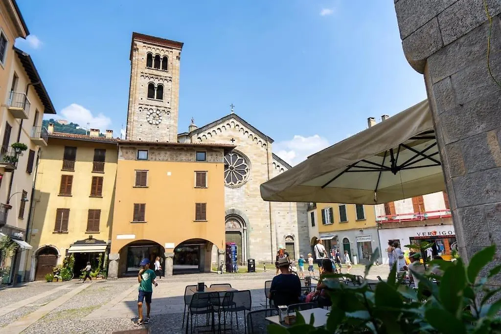 Apartment Alloggio Del 1400 Nel Cuore Del Centro Storico A 2 Min Dal Porto E Con 2 Bici Gratuite Como