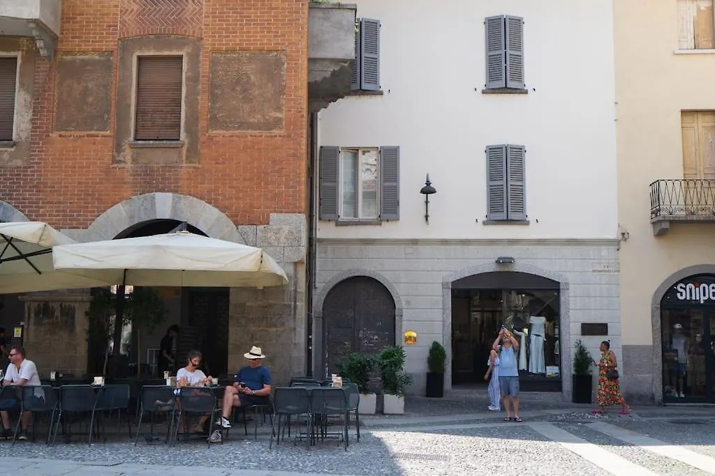 Alloggio Del 1400 Nel Cuore Del Centro Storico A 2 Min Dal Porto E Con 2 Bici Gratuite Como