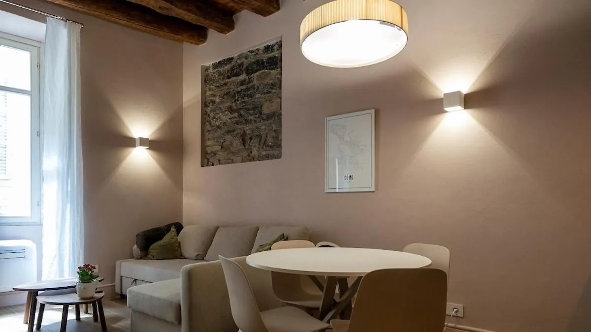 Alloggio Del 1400 Nel Cuore Del Centro Storico A 2 Min Dal Porto E Con 2 Bici Gratuite Como Apartment