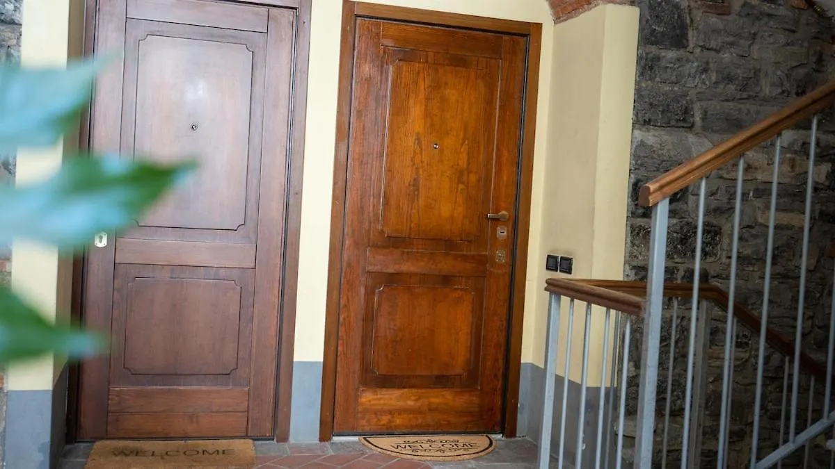 Alloggio Del 1400 Nel Cuore Del Centro Storico A 2 Min Dal Porto E Con 2 Bici Gratuite Como Apartment