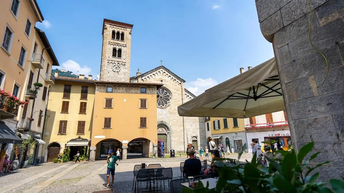 Apartment Alloggio Del 1400 Nel Cuore Del Centro Storico A 2 Min Dal Porto E Con 2 Bici Gratuite Como