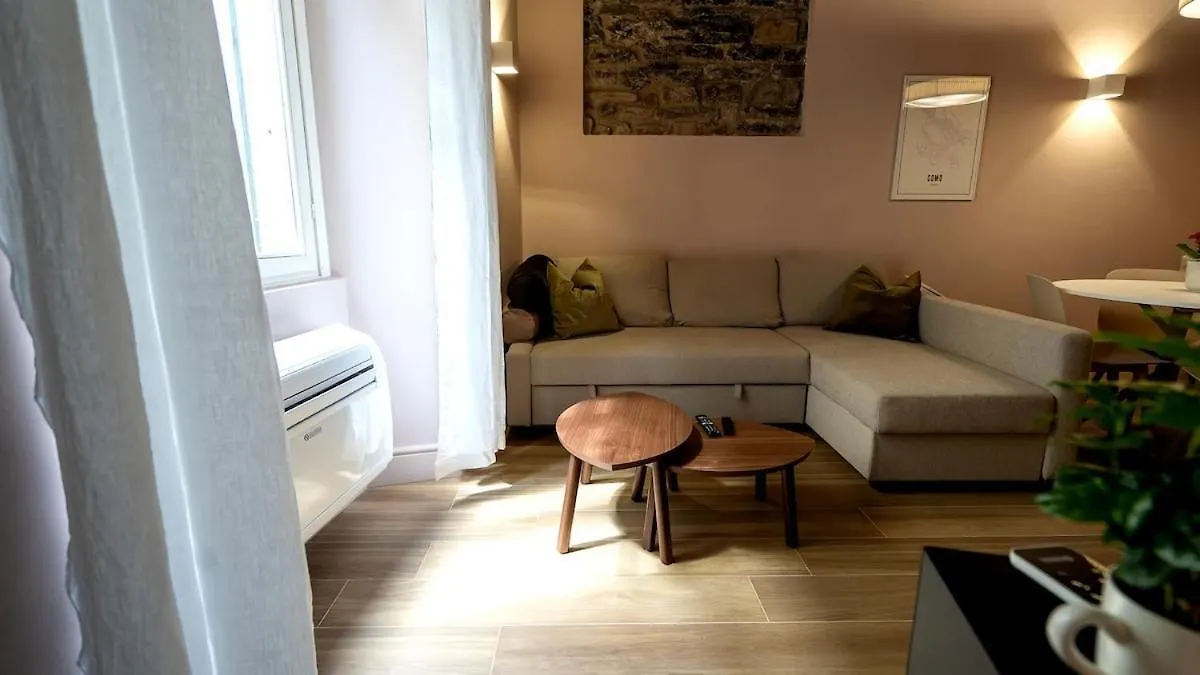 Alloggio Del 1400 Nel Cuore Del Centro Storico A 2 Min Dal Porto E Con 2 Bici Gratuite Como Apartment